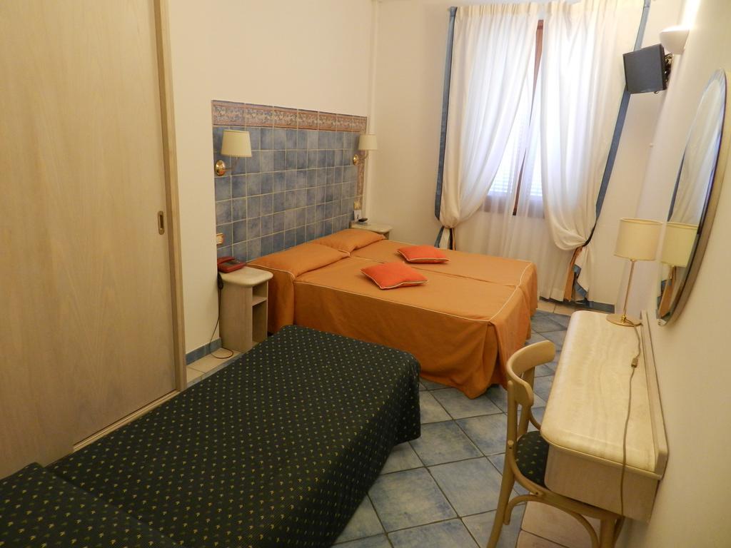 Hotel Punta Mesco Μοντερόσο αλ Μάρε Δωμάτιο φωτογραφία