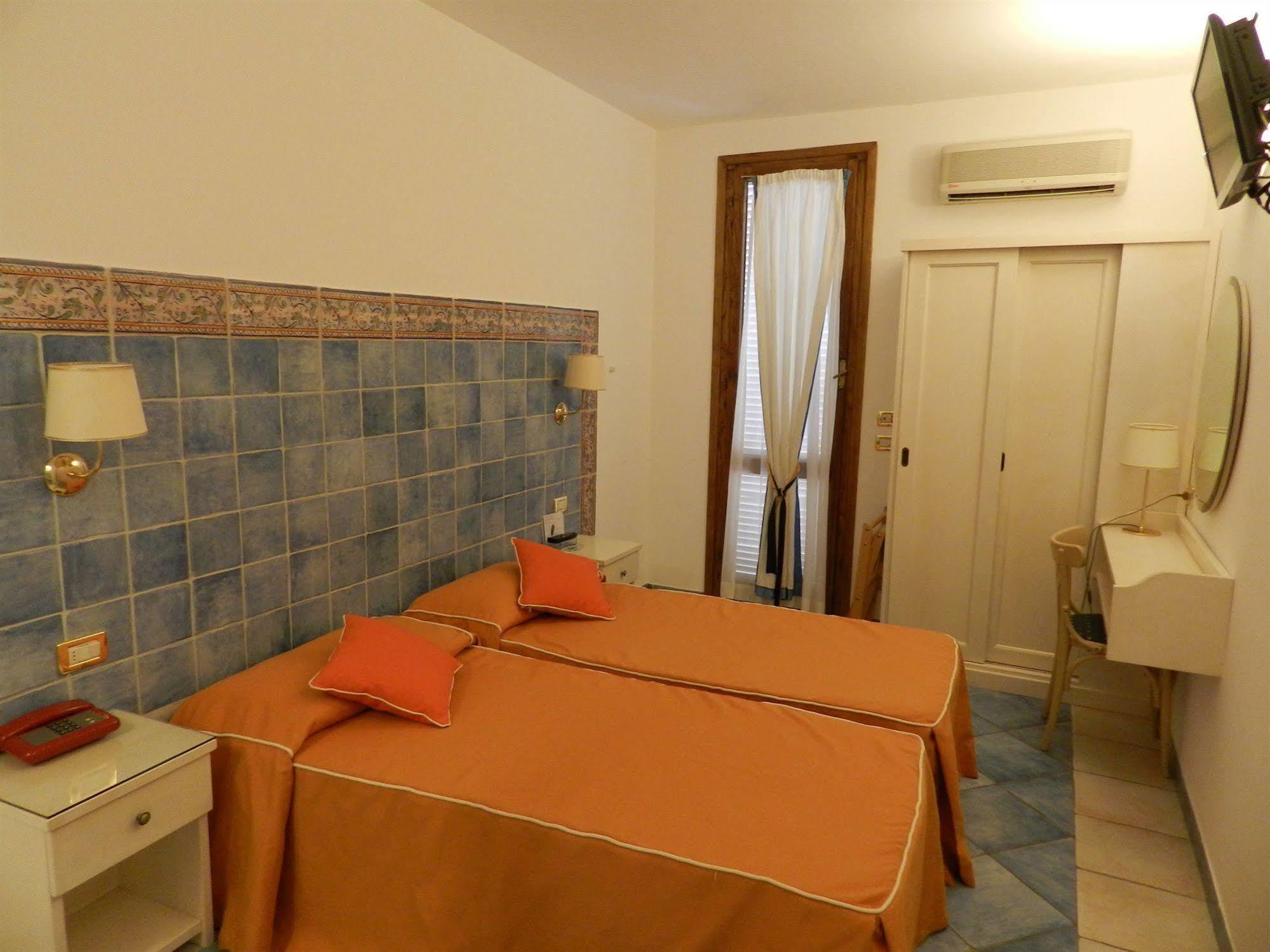 Hotel Punta Mesco Μοντερόσο αλ Μάρε Εξωτερικό φωτογραφία