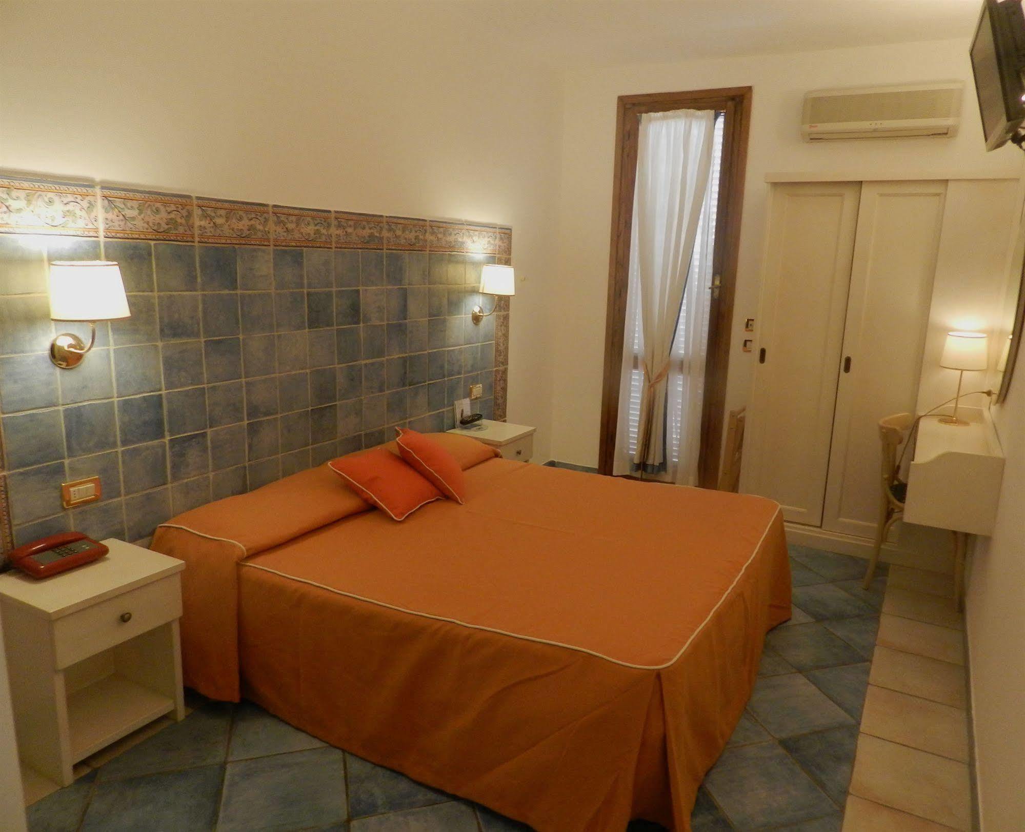 Hotel Punta Mesco Μοντερόσο αλ Μάρε Εξωτερικό φωτογραφία